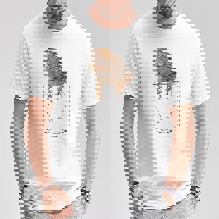 ヒゲのあるドラゴンリザード 爬虫類フェイクポケット Tシャツ 面白い贈り物