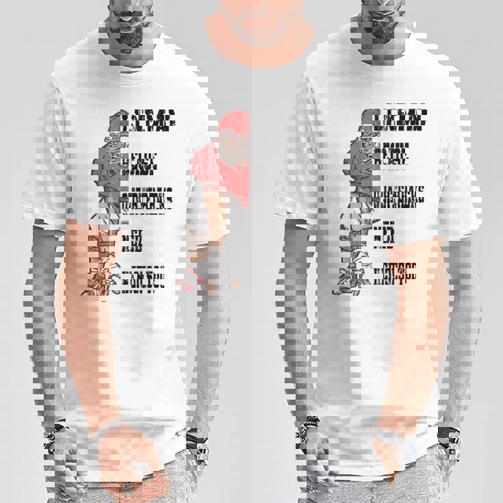 ラインマンのクォーターバックにはアメリカンフットボールにヒーローが必要 Tシャツ 面白い贈り物