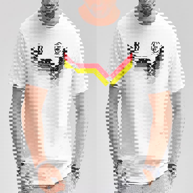 レトロなドイツシャツサッカージャージードイツ Tシャツ 面白い贈り物