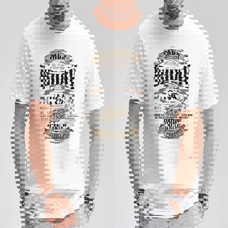 ヴィンテージ還暦祝い 1965年2月生まれ 60歳 Tシャツ 面白い贈り物