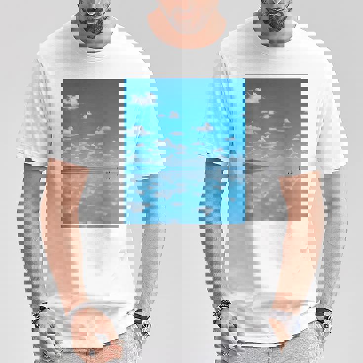 世界一美しい鏡張りの風景 Tシャツ 面白い贈り物