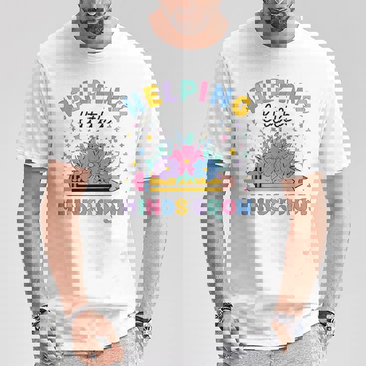 小さな心の成長を助ける ワイルドフラワー 幼稚園 先生 Tシャツ 面白い贈り物