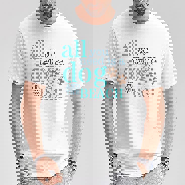 必要なのは犬とビーチ Tシャツ 面白い贈り物