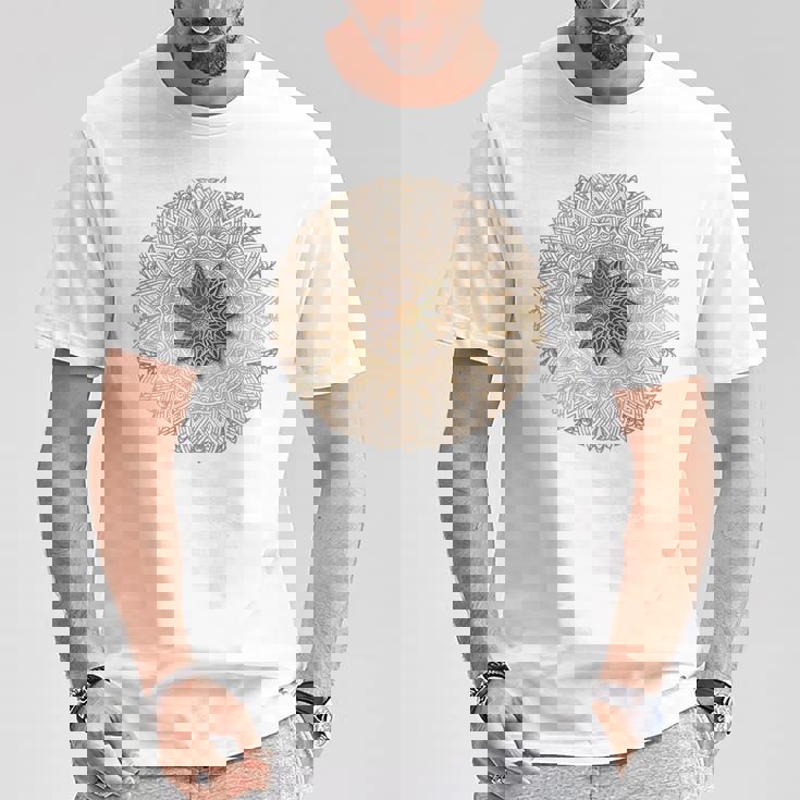 曼荼羅 最高のヨガバックプリント Tシャツ 面白い贈り物