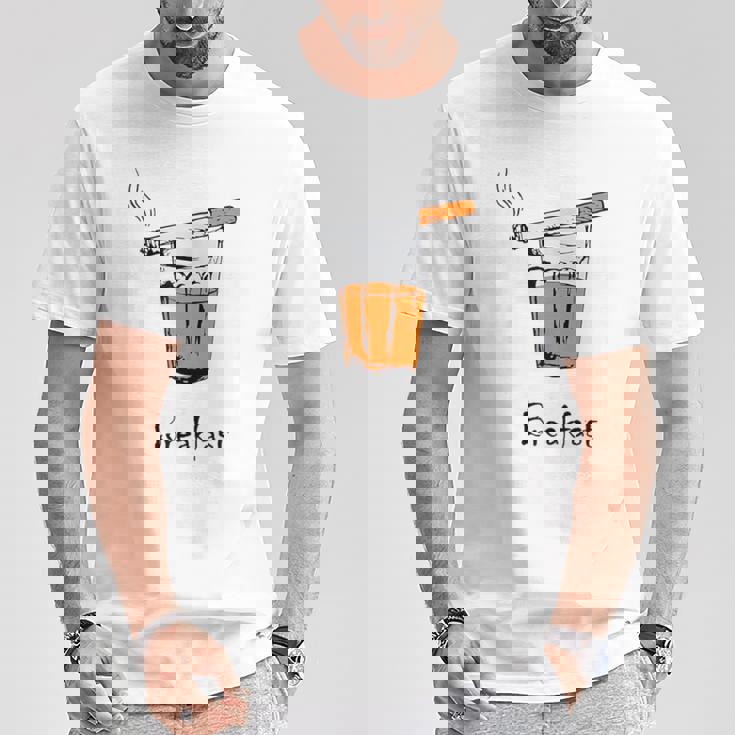 朝食タバコとウイスキー、面白いtシャツギフト。 Tシャツ 面白い贈り物