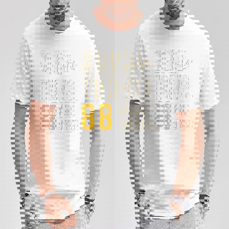 米寿祝い 旅行好き 父 母 男性 女性 88歳 レトロ おしゃれ 文字デザイン Born To Travel 長袖tシャツ Tシャツ 面白い贈り物