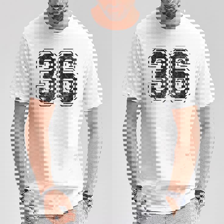 背中に36番。 Tシャツ 面白い贈り物