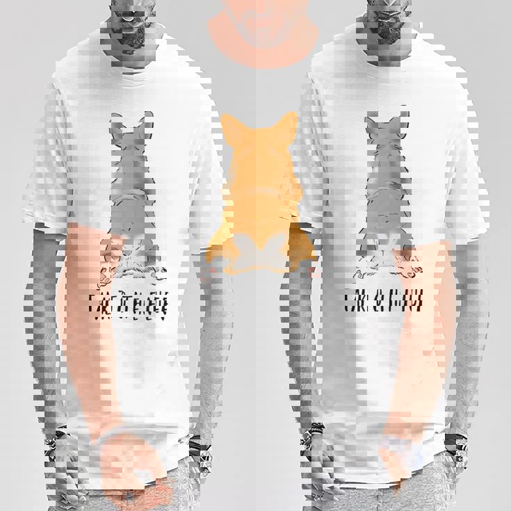 面白いコーギー、コーギーバット、コーギースプルーティング、コーギーママへのギフト。 Tシャツ 面白い贈り物