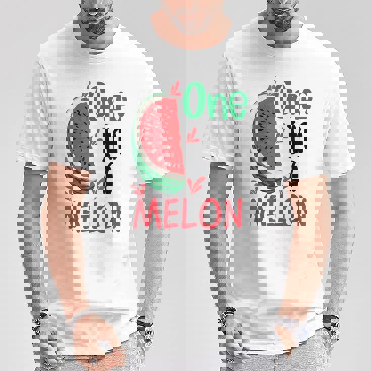 面白いスイカ ハワイのビーチでの休暇 メロンの中のかわいいもの Tシャツ 面白い贈り物