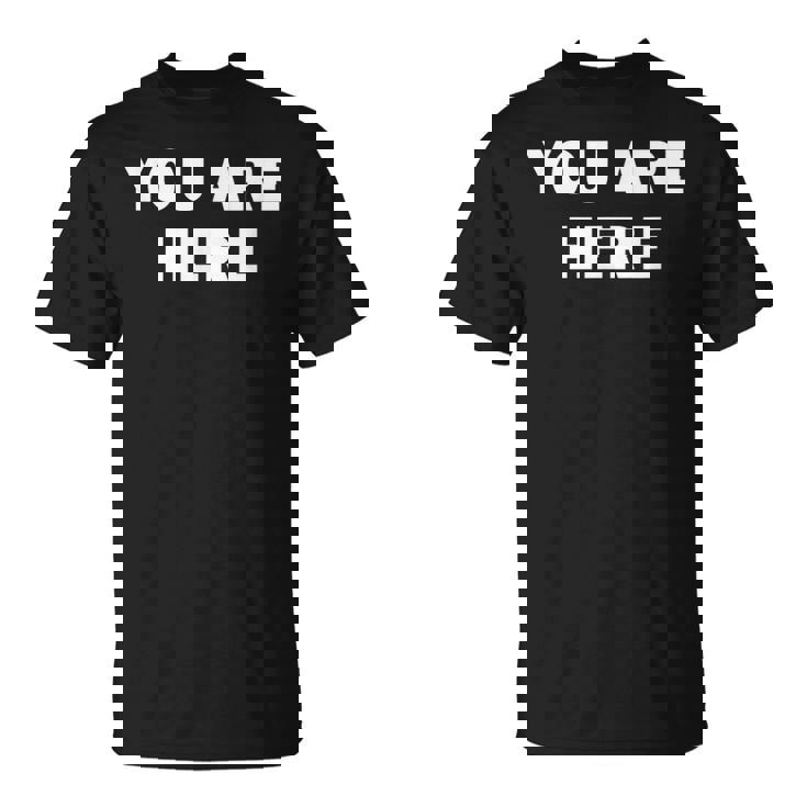 Cool You Are Here トレンディでシンプルな言葉のデザイン Tシャツ