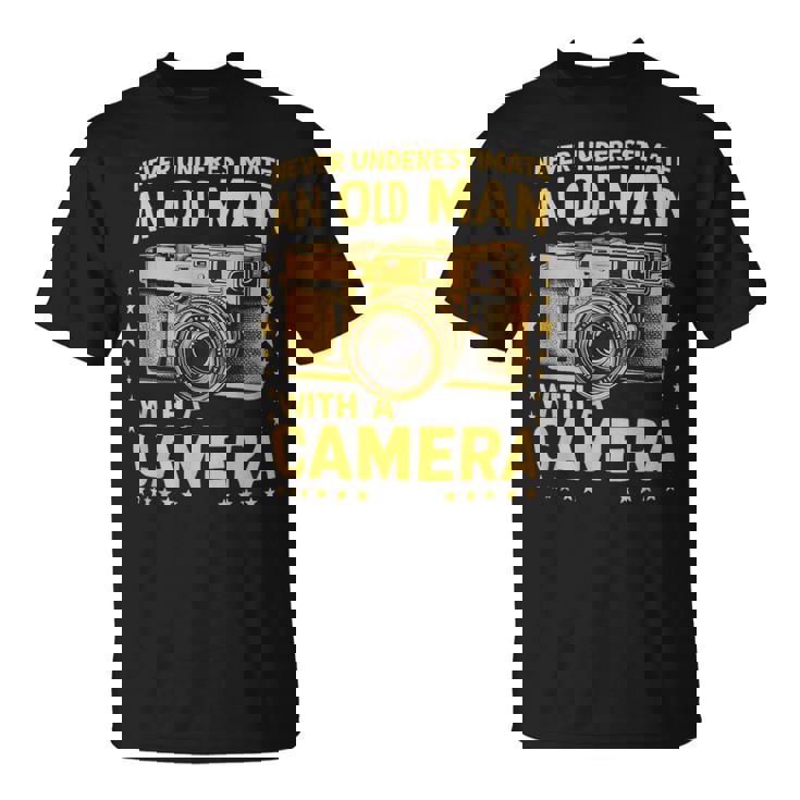 Never Underestimate An Old Man With A Camera レトロ ヴィンテージ Tシャツ