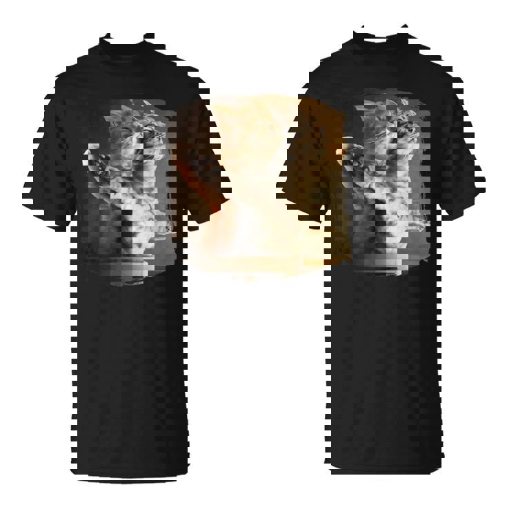 TitaniCムービーにインスパイアされた面白い猫好きのミーム。 Tシャツ