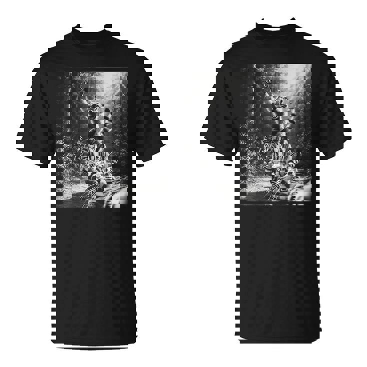 おもしろいアライグマ乗馬トラ驚いた怖い猫の自撮り。 Tシャツ