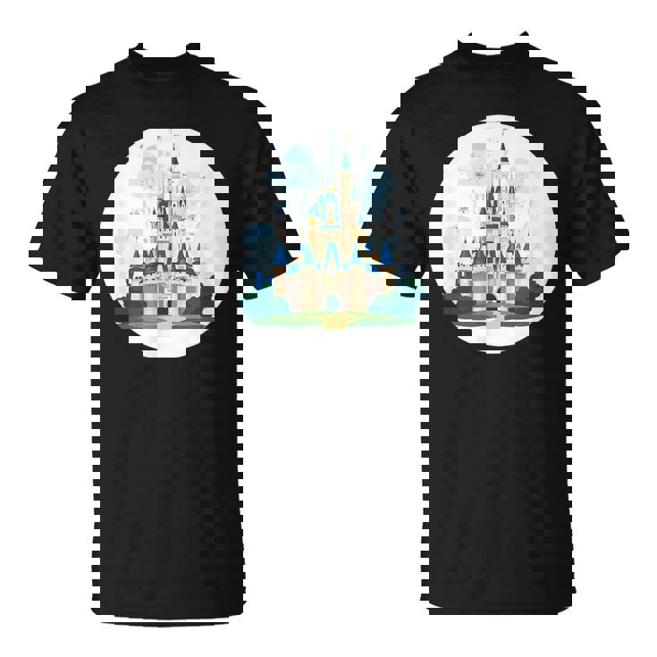 お城ファンのための花火のある素晴らしい魔法の王国 Tシャツ