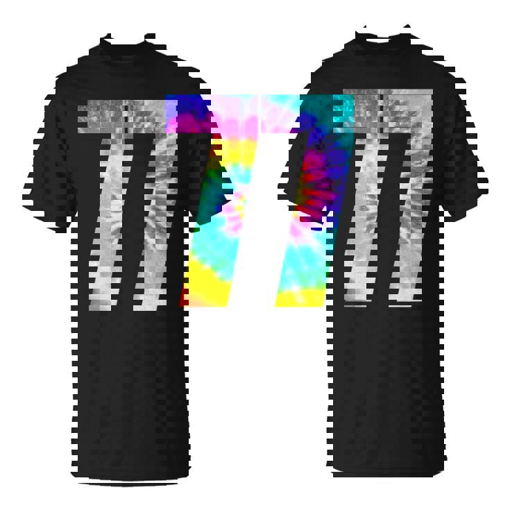 カラフルな絞り染め 77歳の誕生日または77番のチームイベント Tシャツ