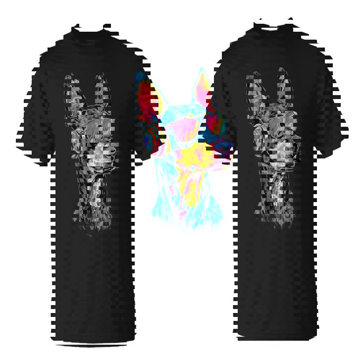 サングラスをかけたドーベルマン 犬のモチーフ 誇り高いドーベルマン Tシャツ