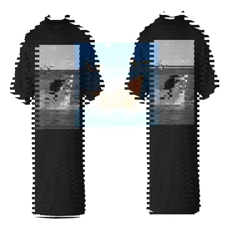 猫を噛むサメの面白いアートと猫好きの面白い猫とサメ。 Tシャツ