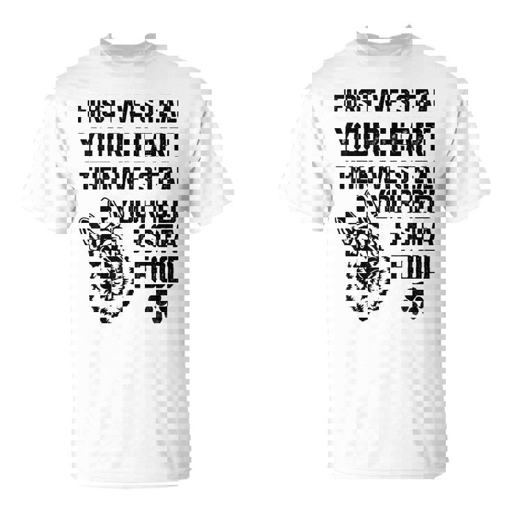 ジャーマン・シェパードはあなたの心を盗みますあなたのベッドとソファを盗みます Tシャツ