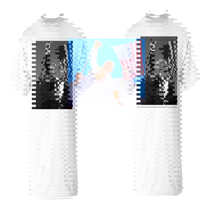 トランプ大統領のために祈り、決して降伏しない、神の祝福トランプ。 長袖tシャツ Tシャツ