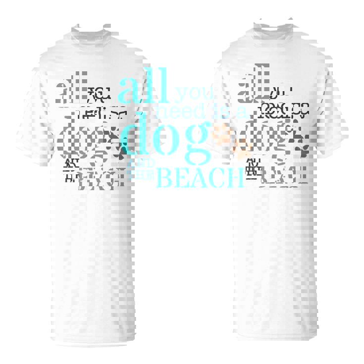 必要なのは犬とビーチ Tシャツ