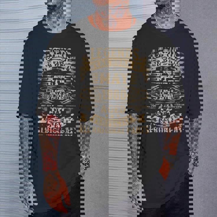 1960年5月 65歳 誕生日プレゼント 男性用 65歳の誕生日 Tシャツ 彼への贈り物