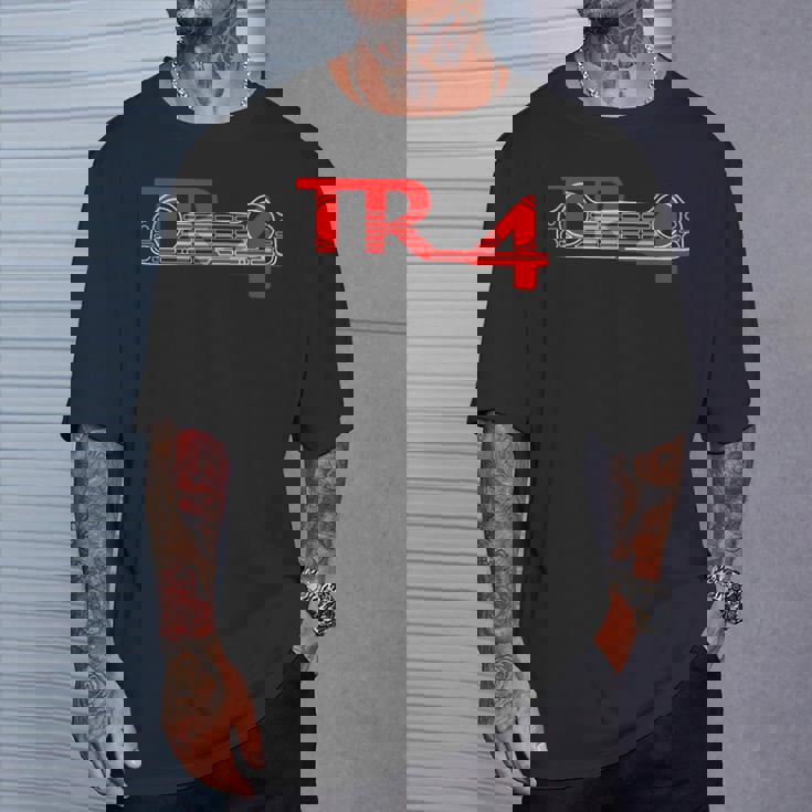 1960年代トライアンフ Tr4クラシック英国カーグリルとエンブレム。 Tシャツ 彼への贈り物