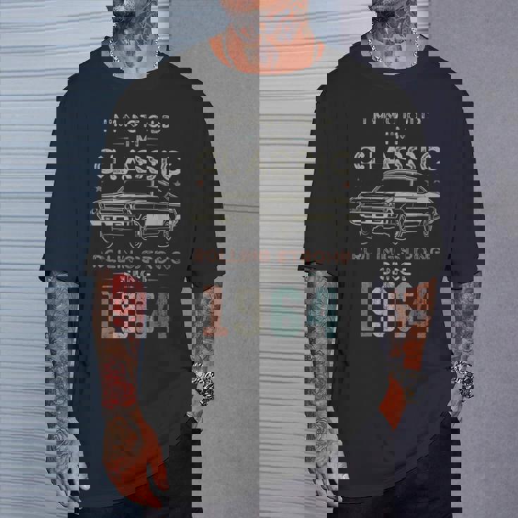 1964年生まれ、61歳の誕生日 クラシックカー Tシャツ 彼への贈り物