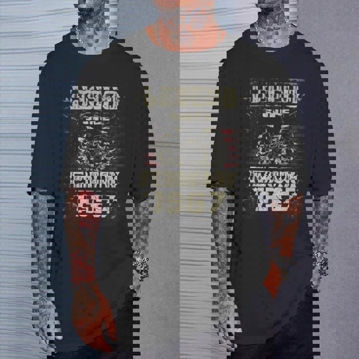 1967年2月以来の伝説 1967年2月生まれ。 Tシャツ 彼への贈り物