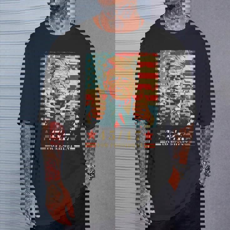 2024年大統領向けトランプ4547 Tシャツ 彼への贈り物