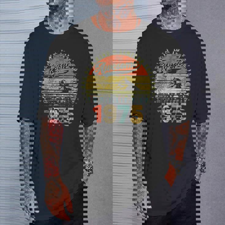 50歳の誕生日プレゼント 男性用 1975年2月 50歳の誕生日 Tシャツ 彼への贈り物