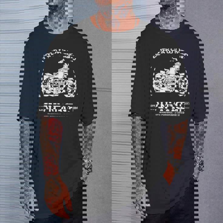 60歳のバイカー。1964年生まれ 60歳の誕生日 バイク バイク Tシャツ 彼への贈り物