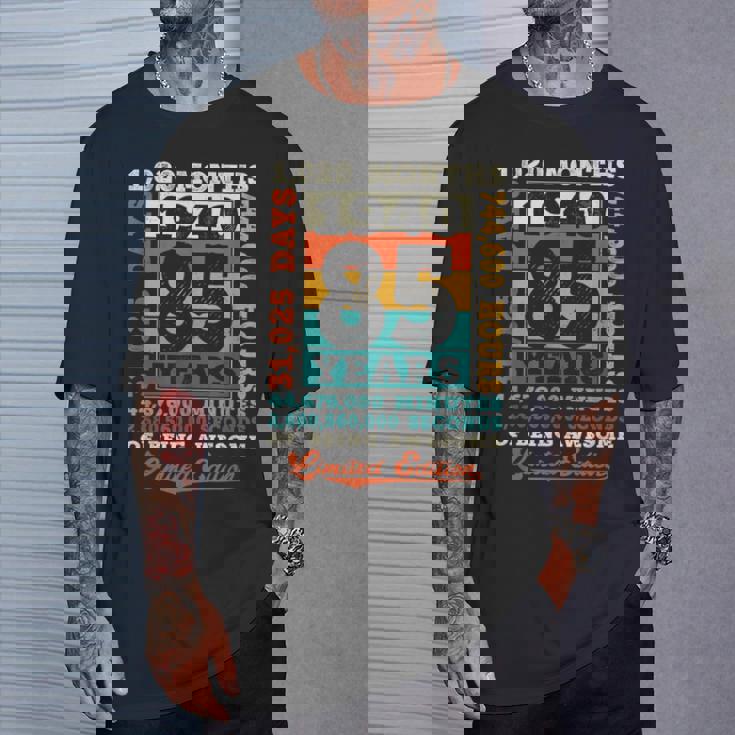 85歳 1020ヶ月 Of Being Awesome 1940 85歳の誕生日 Tシャツ 彼への贈り物