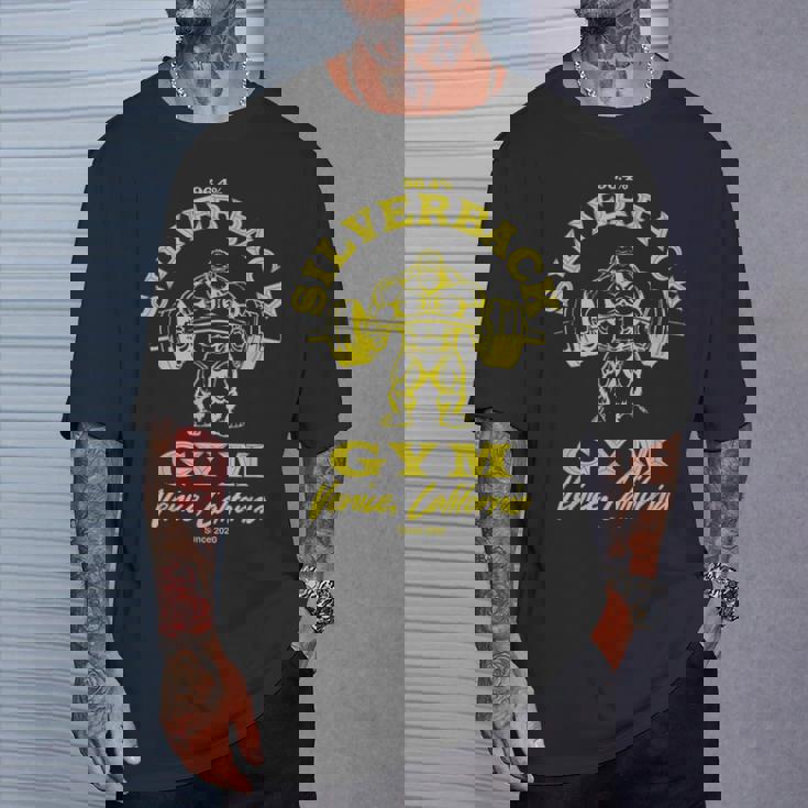 964シルバーバックゴリラ、ジムアパレル、ボディビルディング、ジム。 Tシャツ 彼への贈り物