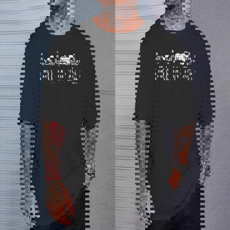 Abuela 2024 Ritmo Cardiaco Anuncio Embarazo Futuras Abuelas Camiseta unisex Regalos para él
