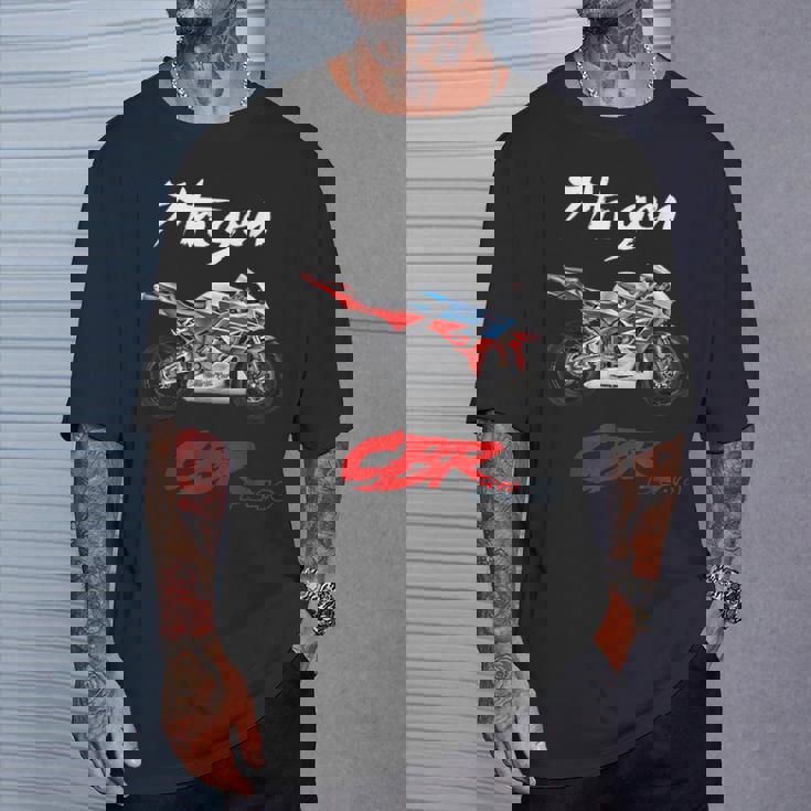 Cbr、オートバイ、オートバイ、ロードレース、バイカー、スポーツバイク、Pc40。 Tシャツ 彼への贈り物