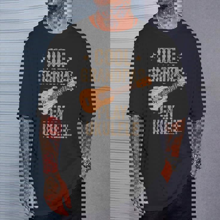 Cool Grandpas Play ウクレレ ウクレレ ミュージックギター Tシャツ 彼への贈り物