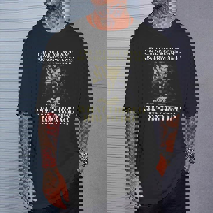 Cry All You Want He's Doing Exactly What I Him To Doに雇われたこと Tシャツ 彼への贈り物