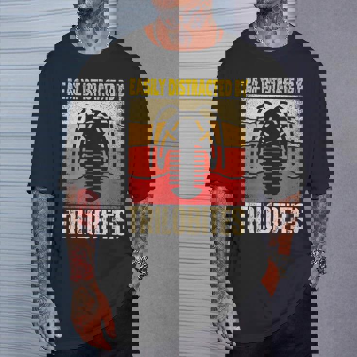 Easy Distracted By Trilobites Trilobite Lover Tシャツ 彼への贈り物