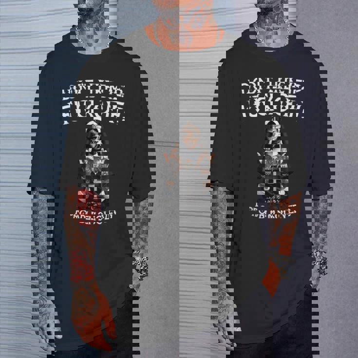 Fearless Nun Rebellion Intyle Tシャツ 彼への贈り物