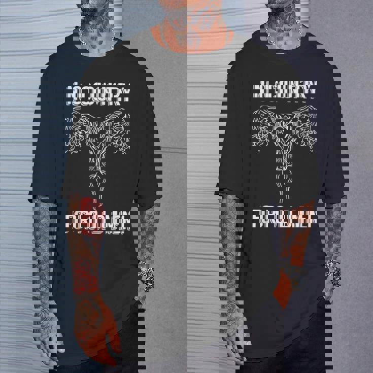 No Country For Old Feminist Tシャツ 彼への贈り物