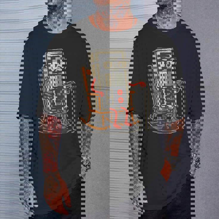 Vintage Old Gamer Retro Video Game Old Gamer T-Shirt Gifts for Him