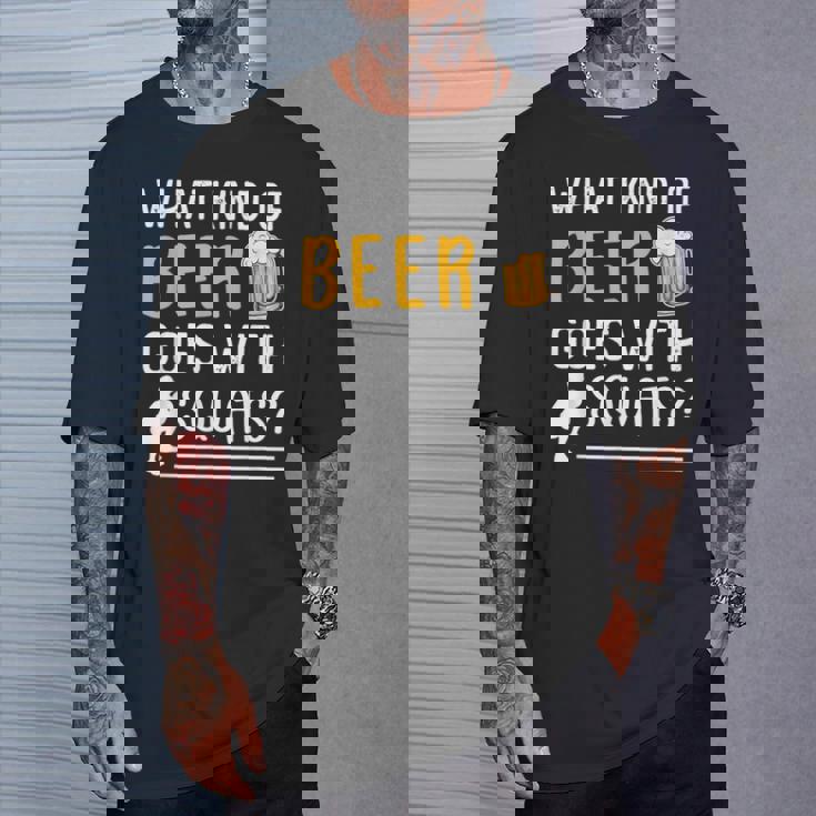 Workout Gym Meme For Beer Loversquats Joke Tシャツ 彼への贈り物