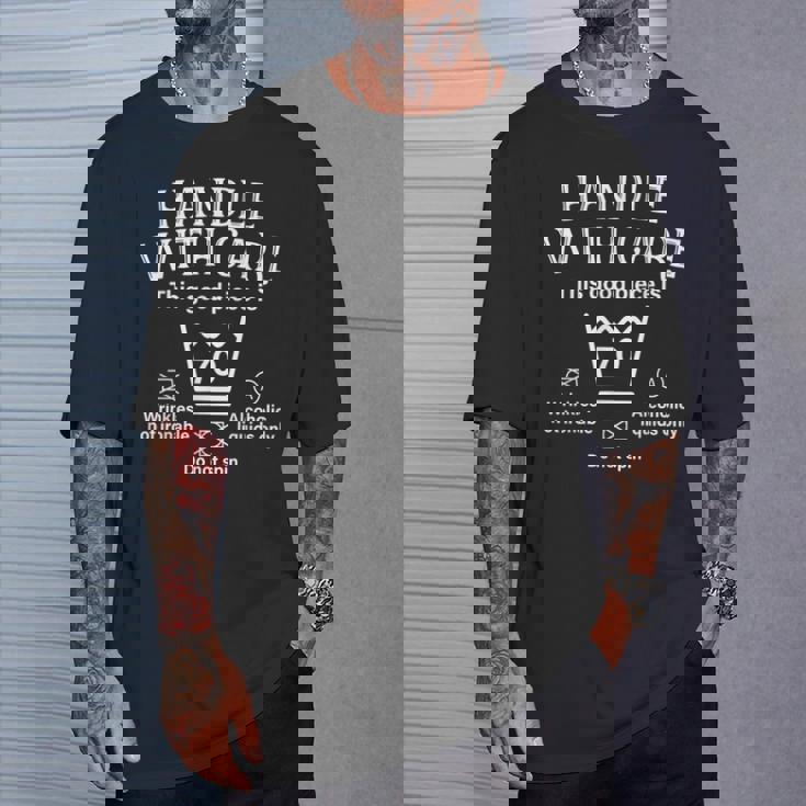 Handle With Care This Good Piece Is 70 70年 70歳の誕生日 Tシャツ 彼への贈り物