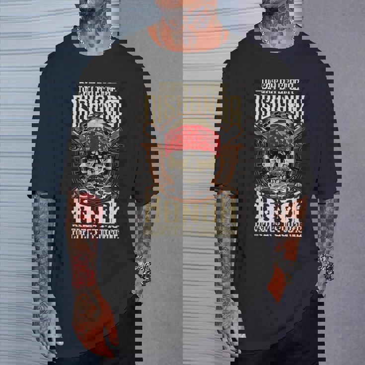 Honor Respect Courage メタルツール 真鍮ナックル Tシャツ 彼への贈り物