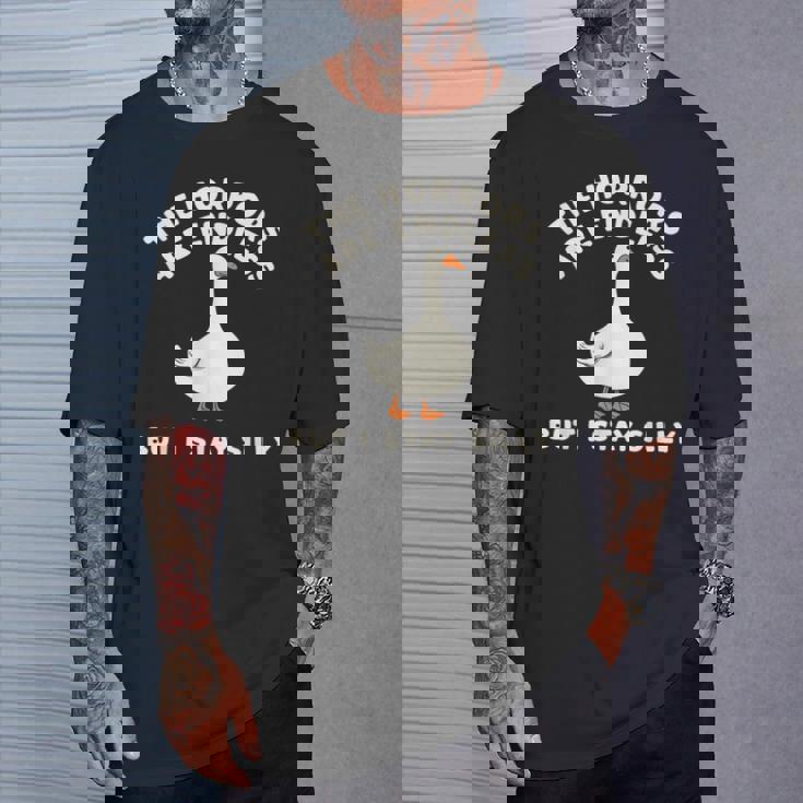 Horrors Are Endless But Itayilly Goose Friends ミームギフト Tシャツ 彼への贈り物