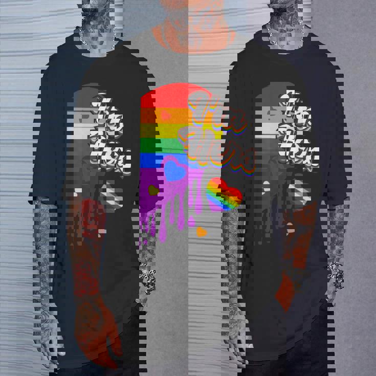 I'm Hers &He's Mine 虹のハート Lgbtq プライド デザイン Tシャツ 彼への贈り物