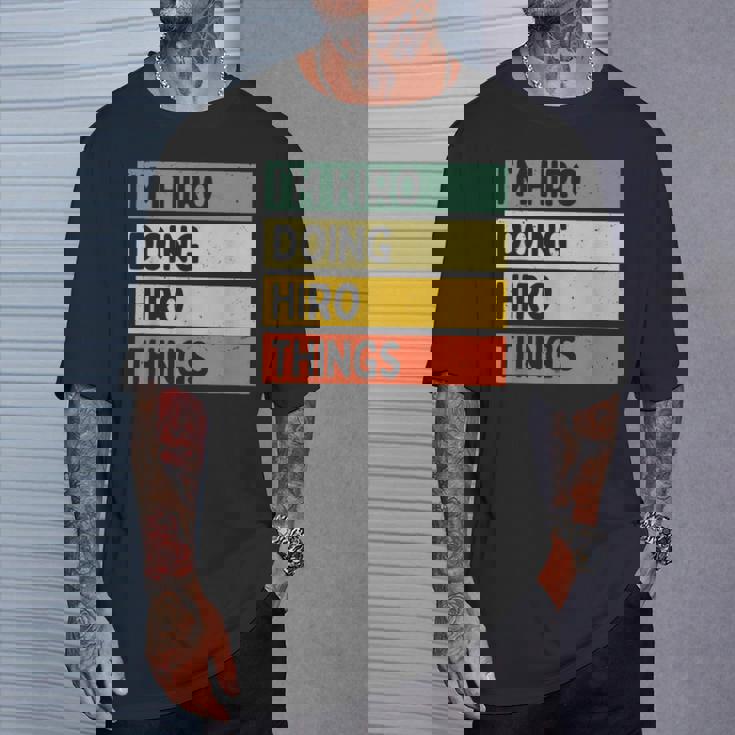 I'm Hiro Doing Hiro Things 面白い名言 Tシャツ 彼への贈り物