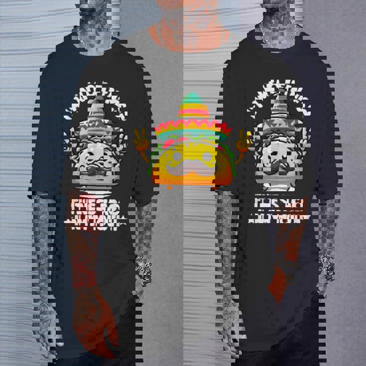 I'm Into Fitness Fit'ness Taco In My Mouth ジム おもしろタコス Tシャツ 彼への贈り物