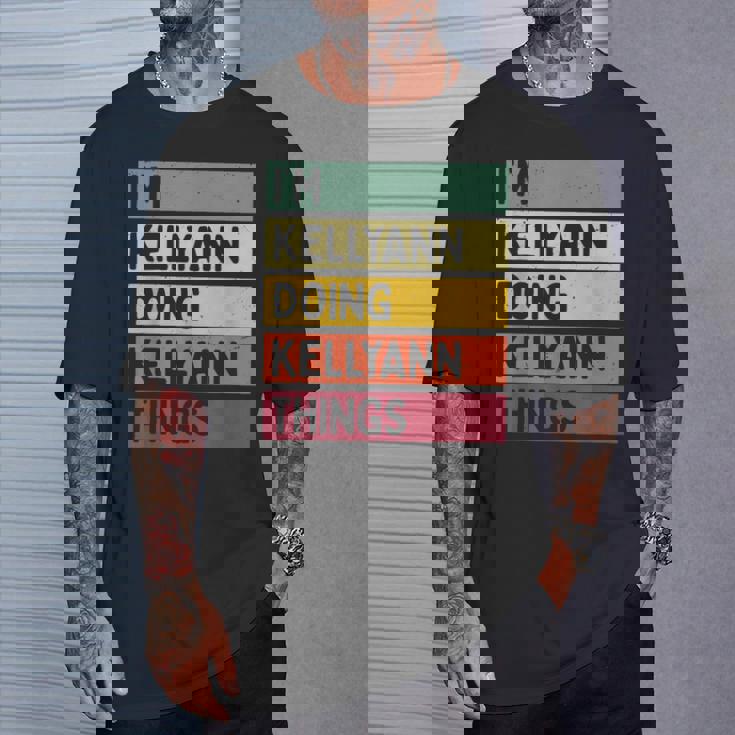 I'm Kellyann Doing Kellyann Things 面白い 名言 Tシャツ 彼への贈り物