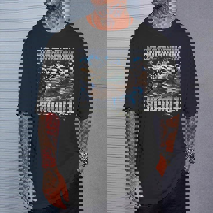 Italian Brainrot Bombardino Crocodilo Tシャツ 彼への贈り物